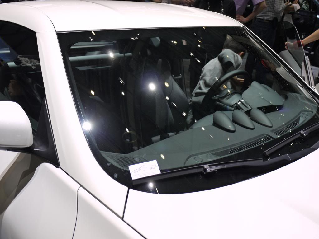 GenevaAutoSalon2011078.jpg