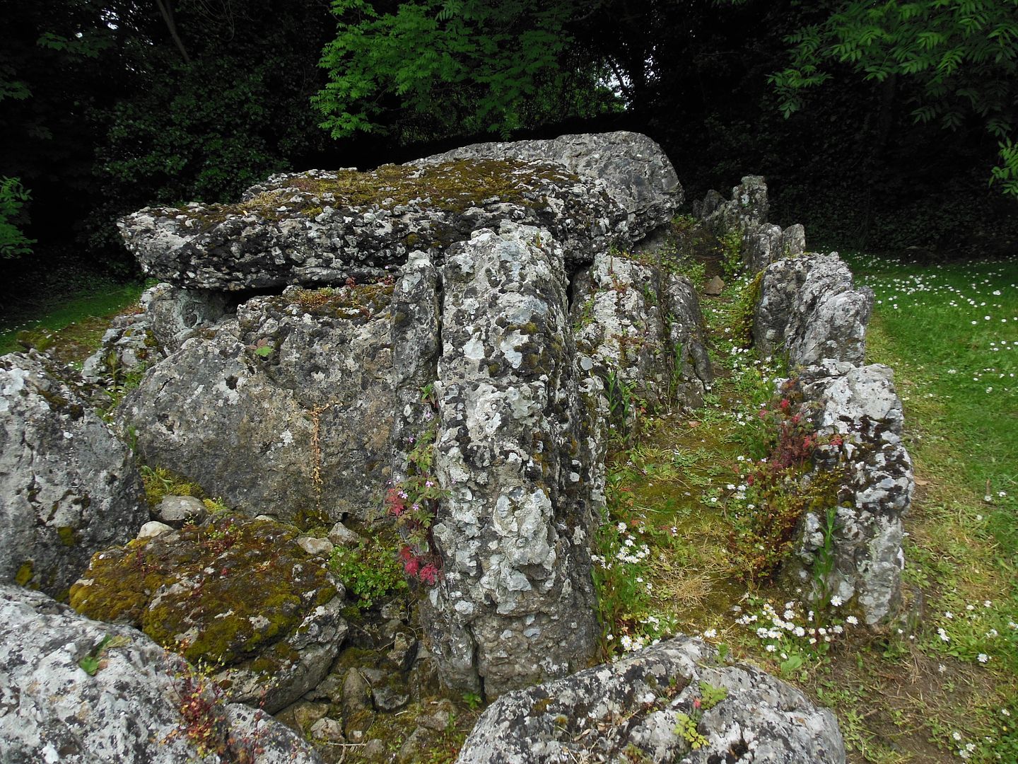tomb 1610