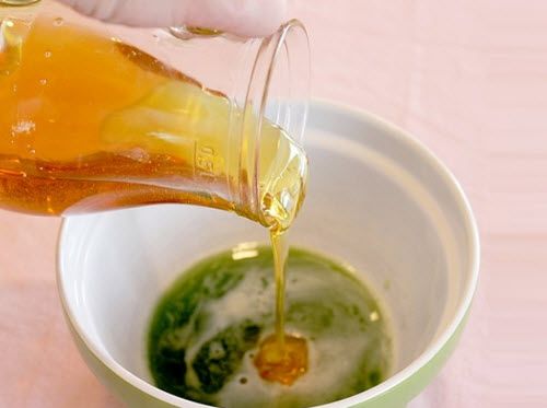 Sự kết hợp từ mật ong và dưa chuột se khít lổ chân lông và giải độc da cực kỳ tốt Sự kết hợp từ mật ong và dưa chuột se khít lổ chân lông và giải độc da cực kỳ tốt